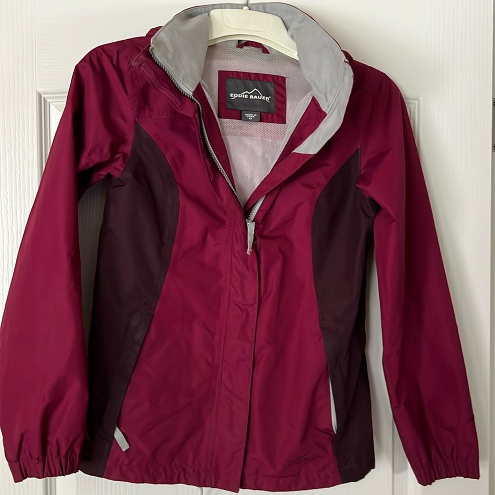 Eddie Bauer rain coat in xs